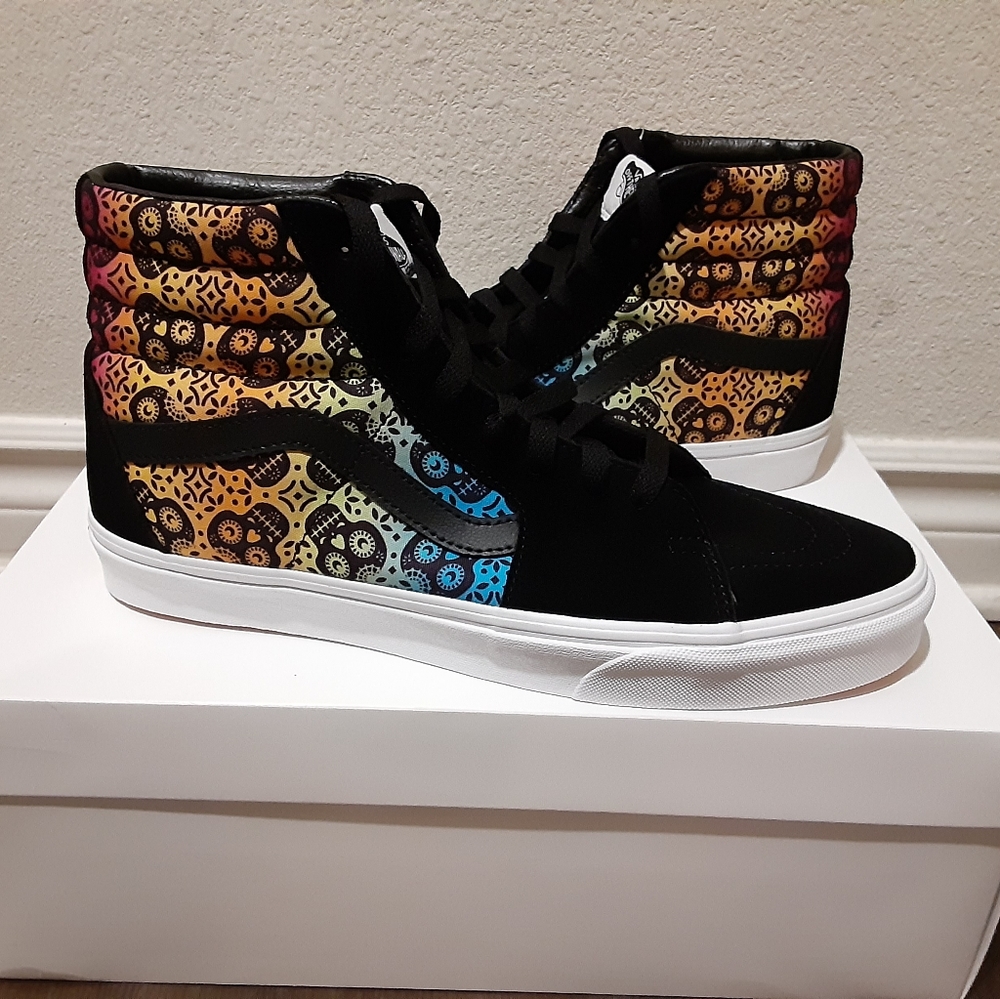 Vans - Picture 1 of 4